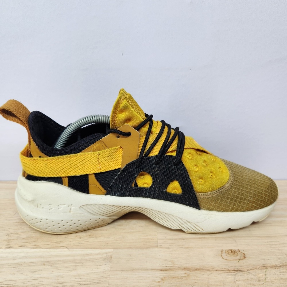 Nike Air Huarache Type Golden Mens Shoes Size 9 (BQ5102-700) - Picture 3 of 10